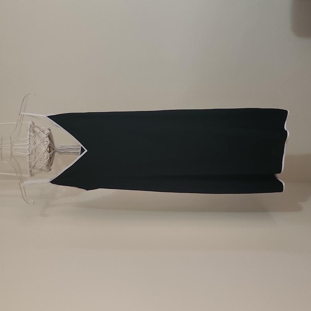 Forever 21 black and white slip dress size M